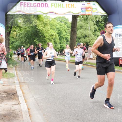 29.06.2025 - hella hamburg halbmarathon MichiJ http://msf.ph/oto/8254218 29.06.2025 10:52:25 Zwischen KM18-KM19 1062, 3328, 7760, 8171, 8219, 8894, 10402, 16911 meine-sportfotos.de