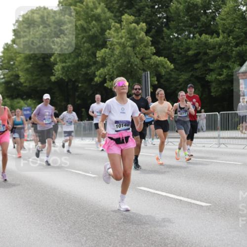 29.06.2025 - hella hamburg halbmarathon Jannik Wohlers http://msf.ph/oto/8254249 29.06.2025 10:31:24 Lombardsbrücke 1235, 1373, 1844, 1879, 2384, 2672, 2831, 2832, 3221, 3239, 3358, 3396, 3397, 3424, 3571, 3681, 3751, 4877, 5156, 5965, 6160, 6640, 6718, 6727, 7334, 7898, 8304, 8620, 8806, 9078, 9104, 9478, 9812, 9882, 9883, 10148, 10421, 10435, 10653, 11178, 12381, 12663, 12758, 14536, 14793, 15102, 16310, 16541, 17043, 17118, 17342, 17362, 18283, 18428, 18433, 18613, 18629, 18838, 19068, 19233 meine-sportfotos.de