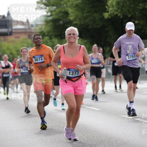 29.06.2025 - hella hamburg halbmarathon Jannik Wohlers http://msf.ph/oto/8254305 29.06.2025 10:31:25 Lombardsbrücke 1235, 1373, 1844, 1879, 2384, 2672, 2831, 2832, 3221, 3239, 3358, 3396, 3397, 3424, 3571, 3681, 3751, 3752, 4877, 5156, 5965, 6160, 6640, 6718, 6727, 7334, 7816, 7898, 8304, 8620, 8806, 9078, 9104, 9478, 9812, 9882, 9883, 10148, 10421, 10435, 10653, 11178, 12319, 12381, 12663, 12758, 14536, 14793, 15102, 16310, 16541, 17043, 17118, 17342, 17362, 18283, 18428, 18433, 18613, 18629, 18838, 19068, 19233 meine-sportfotos.de