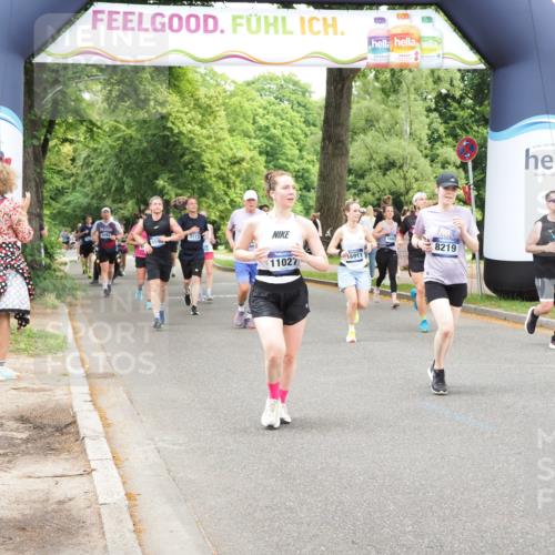 29.06.2025 - hella hamburg halbmarathon MichiJ http://msf.ph/oto/8254312 29.06.2025 10:52:26 Zwischen KM18-KM19 1062, 3112, 3328, 7760, 8171, 8219, 11027, 14022, 16911 meine-sportfotos.de