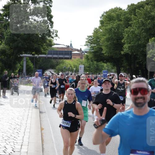 29.06.2025 - hella hamburg halbmarathon Jannik Wohlers http://msf.ph/oto/8254496 29.06.2025 09:56:56 Lombardsbrücke 1030, 1327, 1442, 2025, 2119, 2252, 2595, 2814, 2855, 3048, 3093, 3103, 3698, 4299, 4558, 4986, 5013, 5018, 5021, 5744, 6125, 6720, 6762, 6795, 6942, 7177, 7221, 7259, 7742, 7918, 8447, 9316, 10191, 10192, 10368, 10376, 10549, 10667, 11143, 11339, 11451, 11579, 11747, 12235, 12348, 12421, 12489, 12528, 12580, 12840, 13761, 13794, 14122, 14125, 14192, 14881, 15480, 15484, 15720, 15897, 16043, 16094, 16291, 16732, 16800, 17129, 17130, 17179 meine-sportfotos.de