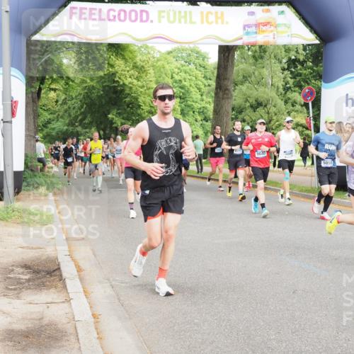 29.06.2025 - hella hamburg halbmarathon MichiJ http://msf.ph/oto/8254524 29.06.2025 10:29:16 Zwischen KM18-KM19 2568, 2797, 5050, 6495, 9640, 9979, 11767, 15493, 15542, 18173, 18192, 18573 meine-sportfotos.de