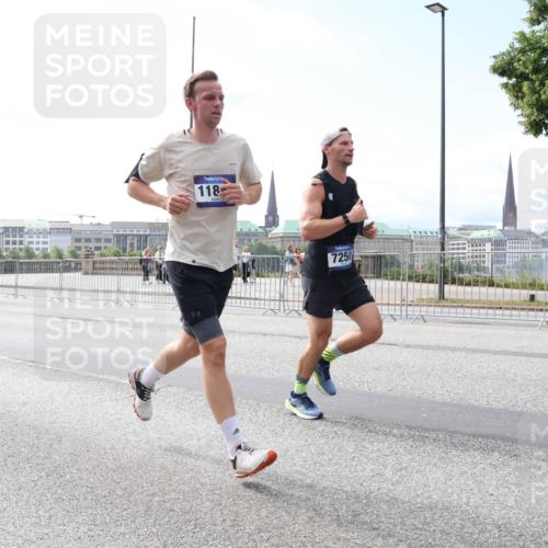 29.06.2025 - hella hamburg halbmarathon Lena Gebhardt http://msf.ph/oto/8254538 29.06.2025 10:10:36 Lombardsbrücke 1186, 1573, 4389, 5182, 5440, 5990, 5991, 7042, 7250, 7333, 7636, 7685, 8219, 8890, 9169, 9681, 9816, 9829, 11027, 11180, 11355, 11887, 11904, 11905, 12008, 12426, 12629, 13588, 13594, 13797, 13825, 13901, 14679, 14822, 15214, 15409, 16166, 16344, 16639, 16808, 16872, 17148, 17532, 17730, 18949, 19023 meine-sportfotos.de
