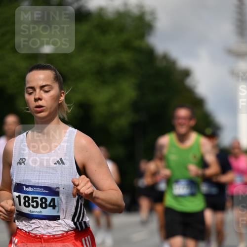 29.06.2025 - hella hamburg halbmarathon Dr. Thomas Lammeyer http://msf.ph/oto/8254583 29.06.2025 09:51:43 Kennedybrücke 1385, 1505, 1710, 1743, 2714, 2767, 3959, 4860, 5091, 5315, 5554, 5709, 6684, 6990, 7884, 10404, 10793, 10852, 10900 meine-sportfotos.de
