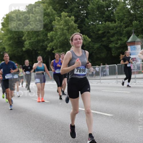 29.06.2025 - hella hamburg halbmarathon Jannik Wohlers http://msf.ph/oto/8254681 29.06.2025 10:31:30 Lombardsbrücke 1235, 1373, 1879, 2384, 2672, 2831, 2832, 3221, 3239, 3358, 3571, 3751, 3752, 4877, 5156, 5601, 6160, 6718, 6727, 7295, 7334, 7344, 7695, 7816, 7898, 8304, 8538, 8620, 8806, 9078, 9104, 9478, 9882, 10148, 10421, 10435, 10653, 11178, 12319, 12663, 12755, 13026, 14536, 14793, 15102, 16310, 17118, 17342, 18283, 18369, 18428, 18433, 18629, 18838, 18931 meine-sportfotos.de