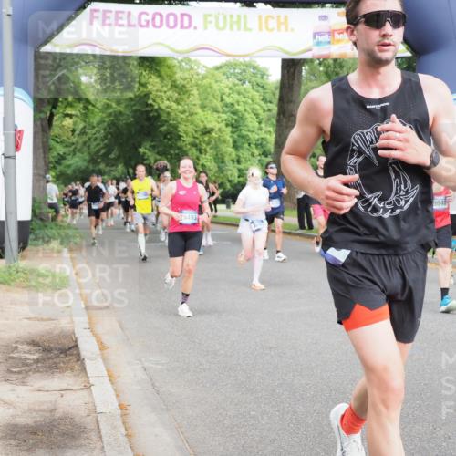 29.06.2025 - hella hamburg halbmarathon MichiJ http://msf.ph/oto/8254702 29.06.2025 10:29:17 Zwischen KM18-KM19 2568, 2797, 5050, 6495, 6771, 9640, 9979, 11767, 12292, 15493, 15542, 16580, 18173, 18192, 18573 meine-sportfotos.de