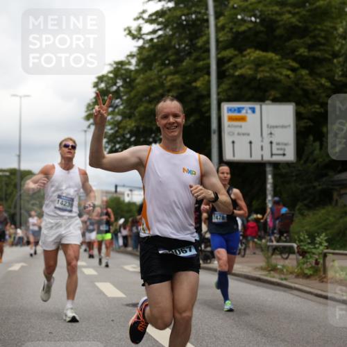 29.06.2025 - hella hamburg halbmarathon Yannick Fuchs http://msf.ph/oto/8254713 29.06.2025 10:48:08 20KM 1267, 1422, 1442, 1549, 1815, 1870, 2432, 3103, 3310, 3898, 4299, 5259, 6260, 6294, 6356, 6374, 6994, 7129, 7395, 7478, 7973, 8223, 8285, 8394, 9032, 9380, 9791, 9922, 10040, 11009, 11430, 11789, 12213, 12321, 12607, 13147, 13794, 13803, 13869, 14026, 14239, 14702, 15113, 15146, 16092, 16574, 16623, 16750, 16780, 17482, 17740, 17765, 18308, 18450, 18514, 18612, 18759, 19067, 19177 meine-sportfotos.de