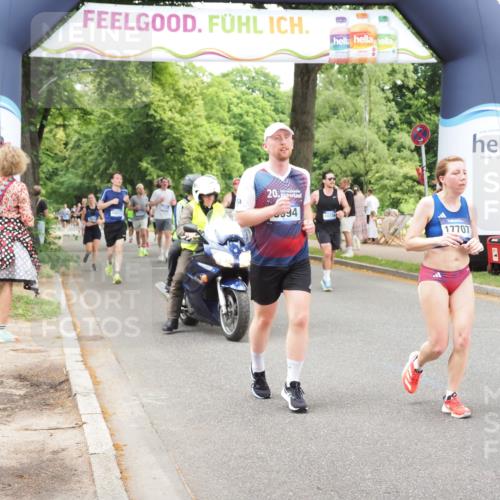 29.06.2025 - hella hamburg halbmarathon MichiJ http://msf.ph/oto/8255005 29.06.2025 10:52:32 Zwischen KM18-KM19 1034, 3112, 5464, 6590, 7826, 8219, 8405, 9994, 10736, 11027, 14022, 14607, 16355, 16847, 16911, 17707, 18726 meine-sportfotos.de