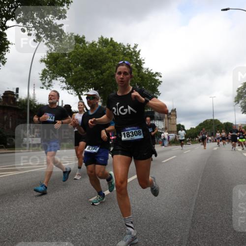 29.06.2025 - hella hamburg halbmarathon Yannick Fuchs http://msf.ph/oto/8255008 29.06.2025 10:48:10 20KM 1422, 1442, 1549, 1815, 1870, 2432, 3103, 3310, 3898, 4299, 5259, 6260, 6356, 6374, 6994, 7129, 7395, 7478, 7973, 8223, 8285, 8394, 8798, 9032, 9380, 9791, 9922, 10040, 10266, 11009, 11430, 11789, 12213, 12321, 12362, 12607, 13147, 13794, 13803, 13869, 14026, 14239, 14702, 14818, 15113, 15146, 15156, 15169, 16092, 16574, 16623, 16750, 16780, 17740, 17765, 18308, 18450, 18514, 18759, 19067, 19177 meine-sportfotos.de