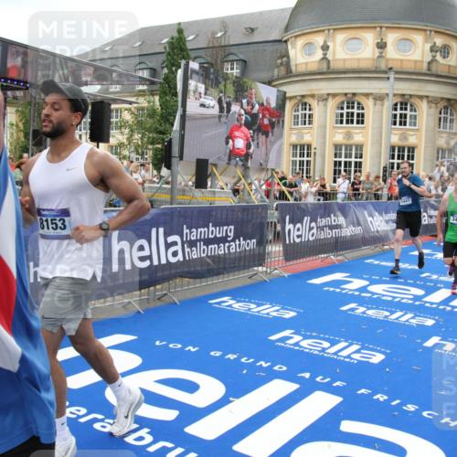 29.06.2025 - hella hamburg halbmarathon Michael Strokosch http://msf.ph/oto/8255055 29.06.2025 10:50:36 Ziel 1399, 1750, 3414, 4127, 4346, 5447, 6282, 7397, 7786, 8153, 8576, 9057, 11214, 11455, 13812, 14626, 15519, 15803, 16806, 17179, 17247, 17319, 18006 meine-sportfotos.de