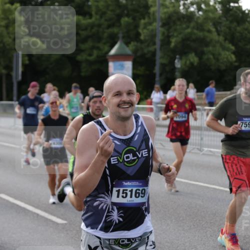 29.06.2025 - hella hamburg halbmarathon Jannik Wohlers http://msf.ph/oto/8255059 29.06.2025 09:57:19 Lombardsbrücke 1094, 1193, 1422, 1563, 2444, 2448, 2488, 2946, 3058, 3096, 3999, 4261, 4379, 5024, 5032, 5305, 5633, 5820, 5907, 6355, 6356, 6374, 6569, 6585, 6776, 7134, 7397, 7478, 7594, 7930, 7932, 7952, 7973, 7976, 8172, 8176, 8413, 8973, 9214, 9227, 9739, 9835, 10215, 11208, 11430, 11512, 11832, 12155, 12440, 13701, 13750, 14300, 14865, 14914, 15134, 15146, 15169, 15395, 15496, 15712, 16008, 16009, 16039, 16047, 16285, 16320, 16750, 16980, 17640, 17642 meine-sportfotos.de