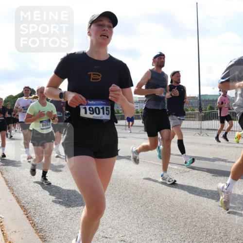 29.06.2025 - hella hamburg halbmarathon Lena Gebhardt http://msf.ph/oto/8255062 29.06.2025 09:56:50 Lombardsbrücke 1381, 1452, 1460, 1496, 1537, 1628, 1657, 1783, 1833, 1877, 2013, 2058, 2074, 2082, 2111, 2208, 2340, 2378, 2396, 2771, 2839, 2869, 2878, 2953, 2996, 3256, 3296, 3310, 3575, 3652, 3791, 4065, 4377, 4404, 4635, 4711, 4726, 4770, 4833, 4897, 5008, 5169, 5194, 5319, 5482, 5839, 5978, 6033, 6286, 6377, 6511, 6512, 6561, 6562, 6631, 7176, 7383, 7475, 7583, 8112, 8261, 8313, 8361, 8572, 8587, 8618, 8651, 8661, 8710, 8813, 8863, 8921, 8930, 8996, 9060, 9082, 9497, 9597, 9638 meine-sportfotos.de