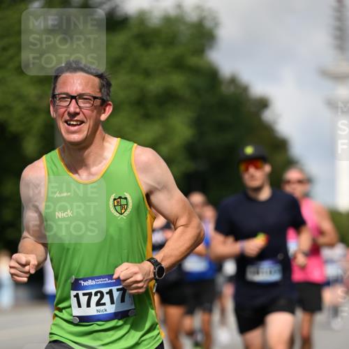 29.06.2025 - hella hamburg halbmarathon Dr. Thomas Lammeyer http://msf.ph/oto/8255101 29.06.2025 09:51:45 Kennedybrücke 1385, 1505, 1710, 1743, 2714, 2767, 3959, 4860, 5091, 5315, 5554, 5709, 6684, 7884, 8933, 10404, 10793, 10852, 10900 meine-sportfotos.de