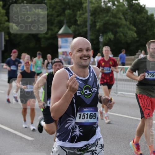 29.06.2025 - hella hamburg halbmarathon Jannik Wohlers http://msf.ph/oto/8255108 29.06.2025 09:57:19 Lombardsbrücke 1094, 1193, 1422, 1563, 2444, 2448, 2488, 2946, 3058, 3096, 3999, 4261, 4379, 5024, 5032, 5305, 5633, 5820, 5907, 6355, 6356, 6374, 6569, 6585, 6776, 7134, 7397, 7478, 7594, 7930, 7932, 7952, 7973, 7976, 8172, 8176, 8413, 8973, 9214, 9227, 9739, 9835, 10215, 11208, 11430, 11512, 11832, 12155, 12440, 13701, 13750, 14300, 14865, 14914, 15134, 15146, 15169, 15395, 15496, 15712, 16008, 16009, 16039, 16047, 16285, 16320, 16750, 16980, 17640, 17642 meine-sportfotos.de