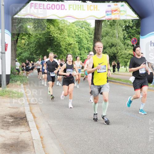 29.06.2025 - hella hamburg halbmarathon MichiJ http://msf.ph/oto/8255155 29.06.2025 10:29:20 Zwischen KM18-KM19 1912, 2797, 4303, 5050, 6429, 6495, 6771, 7774, 9640, 9979, 10783, 12292, 13457, 15493, 15542, 16201, 16347, 16580, 17971, 18192, 18573, 18802 meine-sportfotos.de