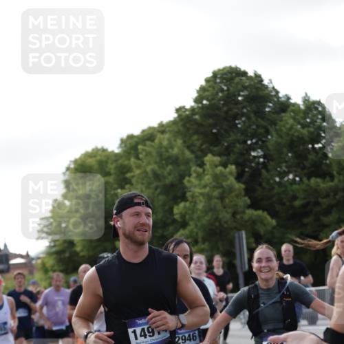 29.06.2025 - hella hamburg halbmarathon Jannik Wohlers http://msf.ph/oto/8255188 29.06.2025 09:57:21 Lombardsbrücke 1094, 1320, 1321, 1422, 1563, 1870, 2448, 2488, 2946, 3058, 3114, 3999, 4261, 4379, 5032, 5305, 5775, 5820, 5907, 6355, 6356, 6374, 6569, 6585, 6628, 6776, 7134, 7478, 7594, 7930, 7932, 7952, 7973, 7976, 8172, 8176, 8413, 8973, 9214, 9227, 9739, 9835, 10860, 11208, 11512, 11832, 12155, 12961, 13701, 13750, 14300, 14865, 14914, 15134, 15146, 15169, 15395, 15426, 15496, 15712, 16008, 16009, 16039, 16047, 16285, 16320, 16750, 16980, 17640, 17642 meine-sportfotos.de
