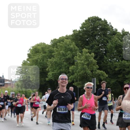 29.06.2025 - hella hamburg halbmarathon Jannik Wohlers http://msf.ph/oto/8255193 29.06.2025 10:31:35 Lombardsbrücke 1311, 1373, 2384, 2672, 3221, 3239, 3358, 3751, 3752, 3822, 4877, 4924, 5156, 5601, 6718, 6727, 7135, 7295, 7344, 7570, 7695, 7789, 7816, 7898, 8538, 10148, 10653, 11462, 12319, 12663, 12755, 13026, 14536, 14793, 15471, 16200, 16310, 17118, 17342, 17958, 18283, 18369, 18428, 18629, 18838, 18931 meine-sportfotos.de