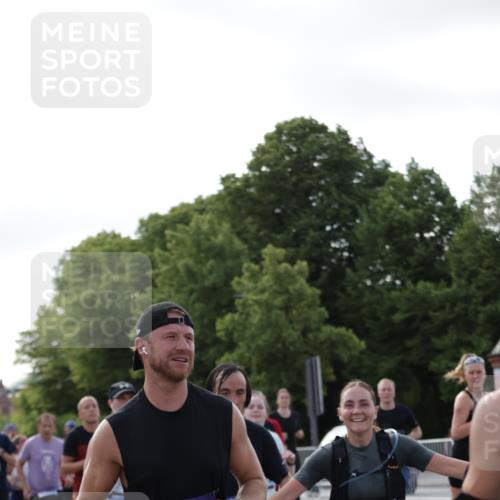 29.06.2025 - hella hamburg halbmarathon Jannik Wohlers http://msf.ph/oto/8255227 29.06.2025 09:57:21 Lombardsbrücke 1094, 1320, 1321, 1422, 1563, 1870, 2448, 2488, 2946, 3058, 3114, 3999, 4261, 4379, 5032, 5305, 5775, 5820, 5907, 6355, 6356, 6374, 6569, 6585, 6628, 6776, 7134, 7478, 7594, 7930, 7932, 7952, 7973, 7976, 8172, 8176, 8413, 8973, 9214, 9227, 9739, 9835, 10860, 11208, 11512, 11832, 12155, 12961, 13701, 13750, 14300, 14865, 14914, 15134, 15146, 15169, 15395, 15426, 15496, 15712, 16008, 16009, 16039, 16047, 16285, 16320, 16750, 16980, 17640, 17642 meine-sportfotos.de