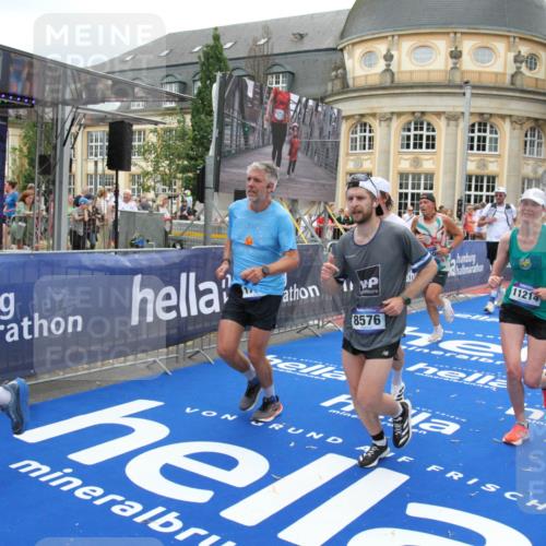 29.06.2025 - hella hamburg halbmarathon Michael Strokosch http://msf.ph/oto/8255252 29.06.2025 10:50:39 Ziel 1399, 1750, 3414, 4346, 5447, 6282, 6662, 7397, 7583, 7786, 8576, 9057, 11214, 13808, 13812, 13875, 15519, 15803, 16291, 16806, 17179, 17247, 18006, 18413 meine-sportfotos.de