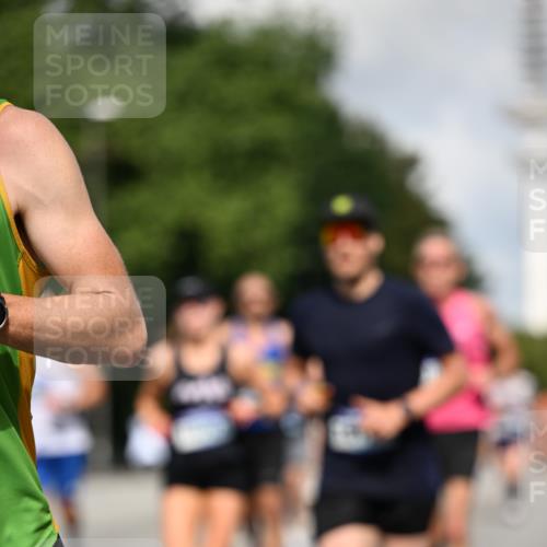 29.06.2025 - hella hamburg halbmarathon Dr. Thomas Lammeyer http://msf.ph/oto/8255264 29.06.2025 09:51:45 Kennedybrücke 1385, 1505, 1710, 1743, 2714, 2767, 3959, 4860, 5091, 5315, 5554, 5709, 6684, 7884, 8933, 10404, 10793, 10852, 10900 meine-sportfotos.de