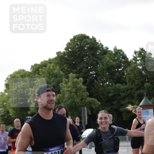 29.06.2025 - hella hamburg halbmarathon Jannik Wohlers http://msf.ph/oto/8255272 29.06.2025 09:57:21 Lombardsbrücke 1094, 1320, 1321, 1422, 1563, 1870, 2448, 2488, 2946, 3058, 3114, 3999, 4261, 4379, 5032, 5305, 5775, 5820, 5907, 6355, 6356, 6374, 6569, 6585, 6628, 6776, 7134, 7478, 7594, 7930, 7932, 7952, 7973, 7976, 8172, 8176, 8413, 8973, 9214, 9227, 9739, 9835, 10860, 11208, 11512, 11832, 12155, 12961, 13701, 13750, 14300, 14865, 14914, 15134, 15146, 15169, 15395, 15426, 15496, 15712, 16008, 16009, 16039, 16047, 16285, 16320, 16750, 16980, 17640, 17642 meine-sportfotos.de