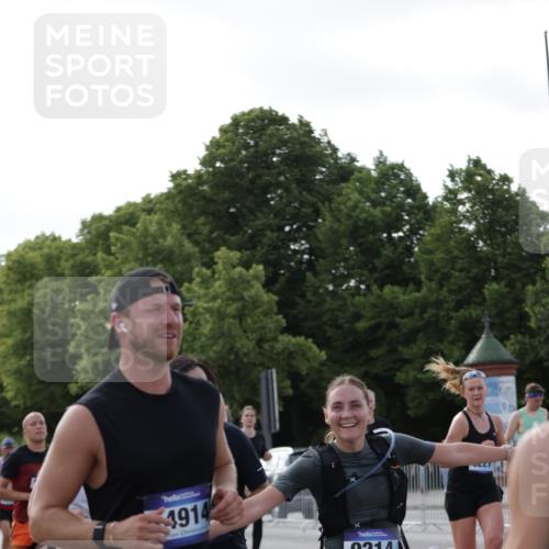 29.06.2025 - hella hamburg halbmarathon Jannik Wohlers http://msf.ph/oto/8255305 29.06.2025 09:57:21 Lombardsbrücke 1094, 1320, 1321, 1422, 1563, 1870, 2448, 2488, 2946, 3058, 3114, 3999, 4261, 4379, 5032, 5305, 5775, 5820, 5907, 6355, 6356, 6374, 6569, 6585, 6628, 6776, 7134, 7478, 7594, 7930, 7932, 7952, 7973, 7976, 8172, 8176, 8413, 8973, 9214, 9227, 9739, 9835, 10860, 11208, 11512, 11832, 12155, 12961, 13701, 13750, 14300, 14865, 14914, 15134, 15146, 15169, 15395, 15426, 15496, 15712, 16008, 16009, 16039, 16047, 16285, 16320, 16750, 16980, 17640, 17642 meine-sportfotos.de