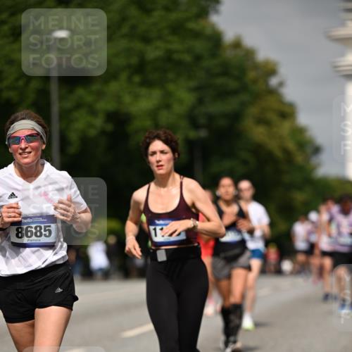 29.06.2025 - hella hamburg halbmarathon Dr. Thomas Lammeyer http://msf.ph/oto/8255307 29.06.2025 10:14:32 Kennedybrücke 1052, 1186, 1456, 5182, 5653, 5806, 7058, 8685, 9150, 9829 meine-sportfotos.de