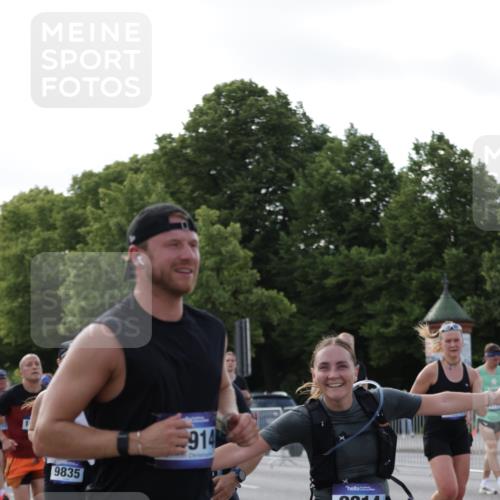 29.06.2025 - hella hamburg halbmarathon Jannik Wohlers http://msf.ph/oto/8255350 29.06.2025 09:57:21 Lombardsbrücke 1094, 1320, 1321, 1422, 1563, 1870, 2448, 2488, 2946, 3058, 3114, 3999, 4261, 4379, 5032, 5305, 5775, 5820, 5907, 6355, 6356, 6374, 6569, 6585, 6628, 6776, 7134, 7478, 7594, 7930, 7932, 7952, 7973, 7976, 8172, 8176, 8413, 8973, 9214, 9227, 9739, 9835, 10860, 11208, 11512, 11832, 12155, 12961, 13701, 13750, 14300, 14865, 14914, 15134, 15146, 15169, 15395, 15426, 15496, 15712, 16008, 16009, 16039, 16047, 16285, 16320, 16750, 16980, 17640, 17642 meine-sportfotos.de