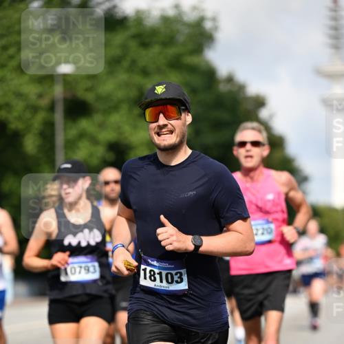 29.06.2025 - hella hamburg halbmarathon Dr. Thomas Lammeyer http://msf.ph/oto/8255351 29.06.2025 09:51:46 Kennedybrücke 1290, 1385, 1505, 1710, 1743, 2714, 2767, 3959, 4860, 5091, 5315, 5554, 5709, 6684, 7154, 7884, 8933, 10404, 10793, 10852, 10900 meine-sportfotos.de