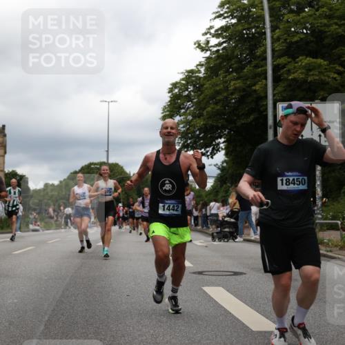 29.06.2025 - hella hamburg halbmarathon Yannick Fuchs http://msf.ph/oto/8255390 29.06.2025 10:48:13 20KM 1410, 1422, 1442, 1549, 1815, 2432, 3103, 3310, 3898, 4299, 5259, 6260, 6356, 6374, 6581, 6994, 7129, 7478, 7973, 8223, 8285, 8394, 8798, 9012, 9032, 9380, 10040, 10266, 11009, 11430, 11789, 12213, 12362, 12489, 13147, 13794, 13803, 13869, 14026, 14239, 14818, 15113, 15156, 15169, 16092, 16574, 16623, 16750, 16780, 17740, 17765, 18308, 18450, 18759, 19067, 19177 meine-sportfotos.de