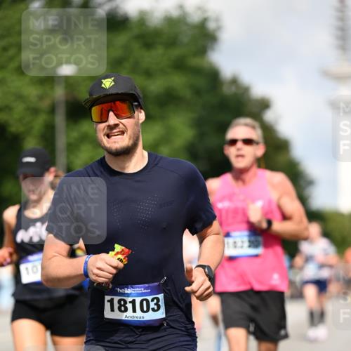 29.06.2025 - hella hamburg halbmarathon Dr. Thomas Lammeyer http://msf.ph/oto/8255429 29.06.2025 09:51:46 Kennedybrücke 1290, 1385, 1505, 1710, 1743, 2714, 2767, 3959, 4860, 5091, 5315, 5554, 5709, 6684, 7154, 7884, 8933, 10404, 10793, 10852, 10900 meine-sportfotos.de