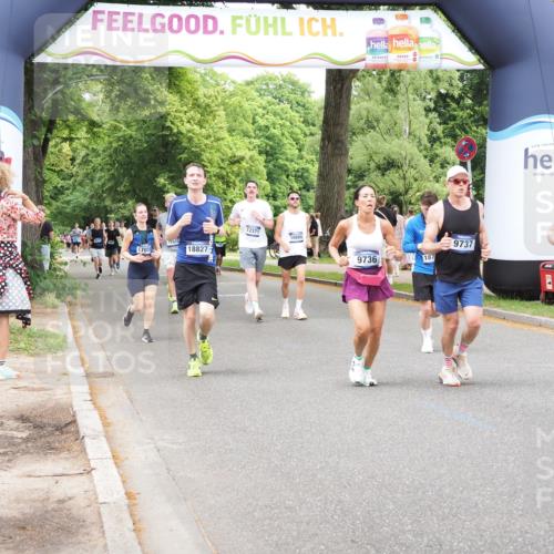 29.06.2025 - hella hamburg halbmarathon MichiJ http://msf.ph/oto/8255445 29.06.2025 10:52:34 Zwischen KM18-KM19 1034, 3112, 5464, 6590, 7826, 8405, 9736, 9737, 9994, 10736, 10886, 11027, 12371, 14022, 14607, 16355, 16847, 17707, 18726 meine-sportfotos.de
