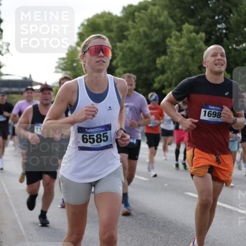 29.06.2025 - hella hamburg halbmarathon Jannik Wohlers http://msf.ph/oto/8255469 29.06.2025 09:57:23 Lombardsbrücke 1094, 1320, 1321, 1563, 1870, 2448, 2488, 2946, 3058, 3114, 3999, 4379, 5032, 5305, 5775, 6355, 6356, 6374, 6569, 6585, 6628, 6776, 7134, 7478, 7594, 7646, 7952, 7973, 7976, 8172, 8176, 8413, 8973, 9214, 9227, 9739, 9835, 10860, 11208, 11310, 11512, 11832, 12155, 12961, 13750, 14300, 14865, 14914, 15134, 15146, 15169, 15395, 15426, 15496, 15712, 15915, 16008, 16009, 16039, 16047, 16285, 16320, 16750, 16980, 17530, 17640, 17642 meine-sportfotos.de