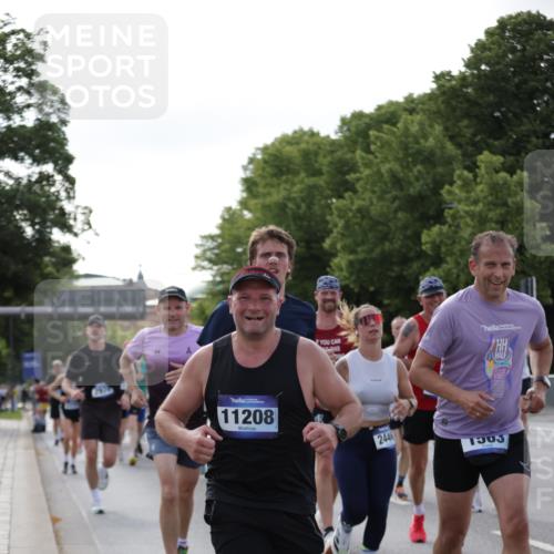 29.06.2025 - hella hamburg halbmarathon Jannik Wohlers http://msf.ph/oto/8255521 29.06.2025 09:57:24 Lombardsbrücke 1094, 1320, 1321, 1563, 1870, 2448, 2488, 2946, 3058, 3114, 3999, 4379, 5032, 5305, 5775, 6355, 6356, 6374, 6569, 6585, 6628, 6776, 7134, 7478, 7594, 7646, 7952, 7973, 7976, 8172, 8176, 8413, 8973, 9214, 9227, 9739, 9835, 10860, 11208, 11310, 11512, 11832, 12155, 12224, 12961, 13047, 13750, 14300, 14638, 14865, 14914, 15125, 15134, 15146, 15169, 15395, 15426, 15496, 15712, 15915, 16008, 16009, 16039, 16047, 16285, 16320, 16750, 16980, 17530, 17640, 17642 meine-sportfotos.de