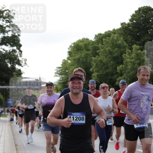 29.06.2025 - hella hamburg halbmarathon Jannik Wohlers http://msf.ph/oto/8255576 29.06.2025 09:57:25 Lombardsbrücke 1094, 1320, 1321, 1563, 1870, 2397, 2448, 2488, 2612, 2946, 3058, 3114, 3251, 3999, 4379, 5032, 5305, 5775, 6355, 6356, 6374, 6569, 6585, 6628, 6776, 7134, 7478, 7594, 7646, 7952, 7973, 7976, 8176, 8413, 8973, 9214, 9227, 9739, 9835, 10860, 11208, 11310, 11512, 11832, 12155, 12224, 12961, 13047, 13750, 14300, 14638, 14865, 14914, 15125, 15134, 15146, 15169, 15395, 15426, 15496, 15712, 15915, 16008, 16009, 16039, 16047, 16285, 16320, 16750, 16980, 17530, 17640, 17642 meine-sportfotos.de