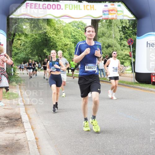 29.06.2025 - hella hamburg halbmarathon MichiJ http://msf.ph/oto/8255645 29.06.2025 10:52:36 Zwischen KM18-KM19 6590, 7826, 8405, 9736, 9737, 9994, 10736, 10886, 12371, 12473, 14607, 17059, 17707, 18726, 18827 meine-sportfotos.de