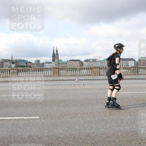 29.06.2025 - hella hamburg halbmarathon Lena Gebhardt http://msf.ph/oto/8255647 29.06.2025 09:03:19 Lombardsbrücke  meine-sportfotos.de