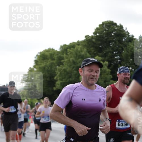 29.06.2025 - hella hamburg halbmarathon Jannik Wohlers http://msf.ph/oto/8255709 29.06.2025 09:57:26 Lombardsbrücke 1094, 1320, 1321, 1563, 1870, 2397, 2448, 2488, 2612, 2946, 3058, 3114, 3251, 4379, 5032, 5305, 5775, 6355, 6356, 6569, 6580, 6585, 6628, 6776, 7134, 7478, 7594, 7646, 7952, 7973, 7976, 8176, 8413, 8973, 9214, 9227, 9739, 9835, 10860, 11208, 11310, 11512, 11832, 12155, 12224, 12961, 13047, 13750, 14300, 14638, 14865, 14914, 15125, 15134, 15169, 15395, 15426, 15496, 15712, 15915, 16008, 16009, 16039, 16285, 16320, 16750, 16980, 17530, 17640, 17642 meine-sportfotos.de