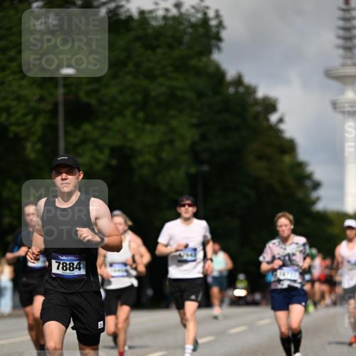 29.06.2025 - hella hamburg halbmarathon Dr. Thomas Lammeyer http://msf.ph/oto/8255752 29.06.2025 09:51:48 Kennedybrücke 1290, 1385, 1505, 1710, 2399, 2714, 2767, 3959, 4860, 5091, 5315, 5554, 5709, 6684, 7152, 7154, 7884, 8933, 9403, 10404, 10793, 10852 meine-sportfotos.de
