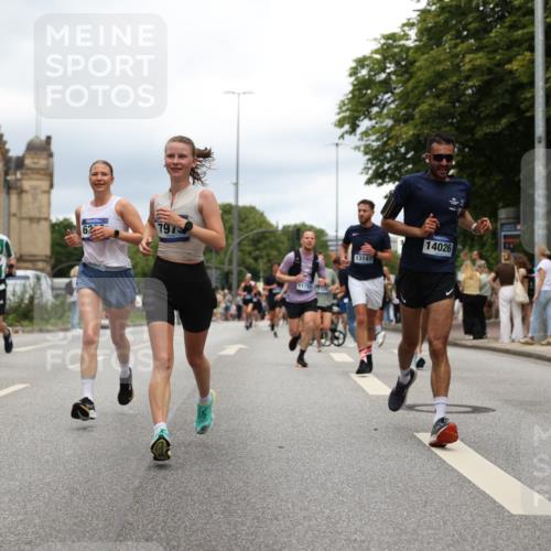 29.06.2025 - hella hamburg halbmarathon Yannick Fuchs http://msf.ph/oto/8255780 29.06.2025 10:48:15 20KM 1410, 1422, 1442, 1549, 1815, 2432, 3103, 3310, 3898, 4299, 6260, 6356, 6374, 6581, 6994, 7129, 7478, 7973, 8223, 8394, 8772, 8798, 9012, 9032, 9060, 9380, 10040, 10266, 11009, 11430, 11789, 12213, 12362, 12489, 13147, 13803, 13869, 14026, 14239, 14818, 15113, 15156, 15169, 15524, 16092, 16574, 16623, 16750, 17740, 17765, 18308, 18450, 18759, 19067, 19177 meine-sportfotos.de