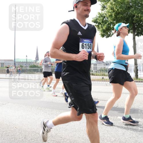 29.06.2025 - hella hamburg halbmarathon Lena Gebhardt http://msf.ph/oto/8255797 29.06.2025 10:45:50 Lombardsbrücke 1004, 1033, 1060, 1085, 1100, 1104, 1421, 1426, 1555, 1713, 1854, 1867, 1868, 1983, 2008, 2216, 2217, 2398, 2423, 2522, 2550, 2657, 2664, 2773, 2917, 2954, 2965, 2973, 3357, 3377, 4104, 4223, 4224, 4306, 4317, 4388, 4572, 5044, 5339, 5635, 5703, 5769, 5770, 5892, 5949, 6133, 6150, 6333, 6392, 6623, 6922, 7268, 7283, 7356, 7530, 7541, 7605, 7859, 7894, 8745, 9120, 9121, 9426, 9620, 10030, 10182, 10225, 10327, 10329, 10367, 10511, 11358, 11876 meine-sportfotos.de