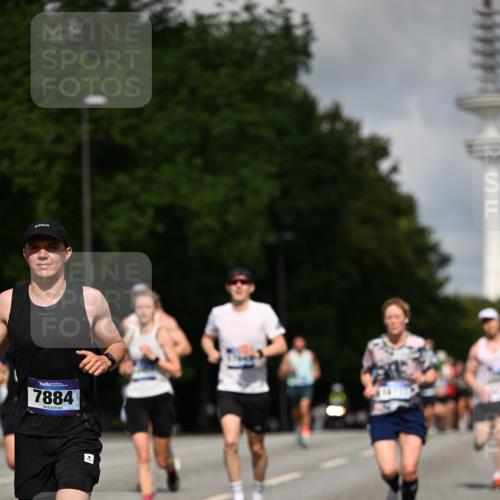29.06.2025 - hella hamburg halbmarathon Dr. Thomas Lammeyer http://msf.ph/oto/8255827 29.06.2025 09:51:49 Kennedybrücke 1290, 1385, 1505, 1710, 2399, 2714, 2767, 3959, 4860, 5091, 5315, 5554, 5709, 6684, 7152, 7154, 7884, 8933, 9403, 10404, 10793, 10852 meine-sportfotos.de