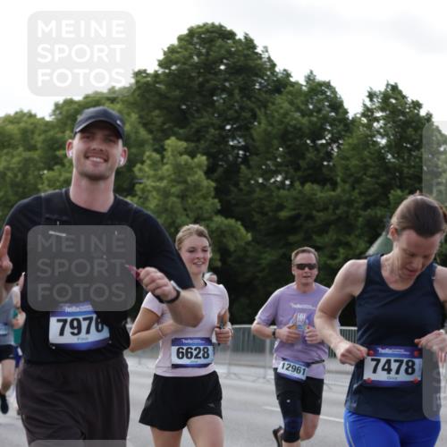 29.06.2025 - hella hamburg halbmarathon Jannik Wohlers http://msf.ph/oto/8255854 29.06.2025 09:57:28 Lombardsbrücke 1094, 1320, 1321, 1563, 1870, 2397, 2448, 2612, 2946, 3058, 3091, 3114, 3251, 4379, 5032, 5305, 5775, 6355, 6356, 6569, 6580, 6585, 6628, 6776, 7065, 7134, 7478, 7594, 7646, 7952, 7973, 7976, 8176, 8973, 9214, 9227, 9739, 9835, 10860, 11208, 11310, 11512, 11757, 11832, 12155, 12224, 12662, 12961, 13047, 13750, 14300, 14638, 14865, 14914, 15125, 15134, 15169, 15395, 15426, 15496, 15712, 15915, 16008, 16009, 16039, 16285, 16320, 16750, 16980, 17530, 17640 meine-sportfotos.de