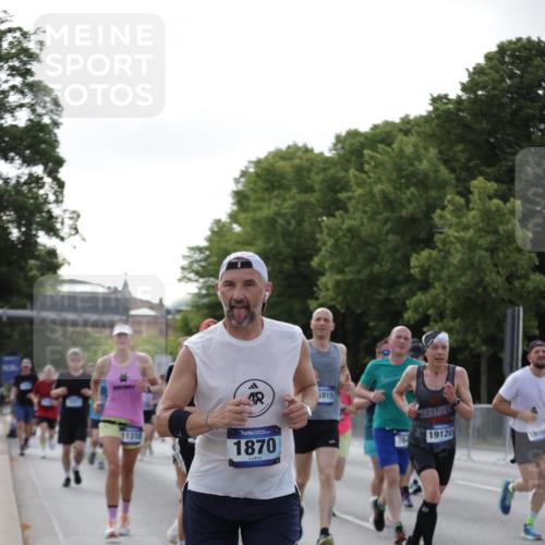 29.06.2025 - hella hamburg halbmarathon Jannik Wohlers http://msf.ph/oto/8255907 29.06.2025 09:57:29 Lombardsbrücke 1094, 1258, 1320, 1321, 1335, 1563, 1870, 2397, 2448, 2612, 2946, 3058, 3091, 3114, 3251, 5032, 5305, 5672, 5775, 6355, 6356, 6569, 6580, 6585, 6628, 6776, 7065, 7134, 7478, 7594, 7646, 7952, 7973, 7976, 8176, 8973, 9065, 9163, 9214, 9227, 9739, 9835, 10860, 11208, 11310, 11757, 11832, 12155, 12224, 12662, 12961, 13047, 14300, 14638, 14865, 14914, 15061, 15125, 15134, 15169, 15395, 15426, 15496, 15712, 15915, 16008, 16009, 16039, 16320, 16750, 16980, 17530 meine-sportfotos.de