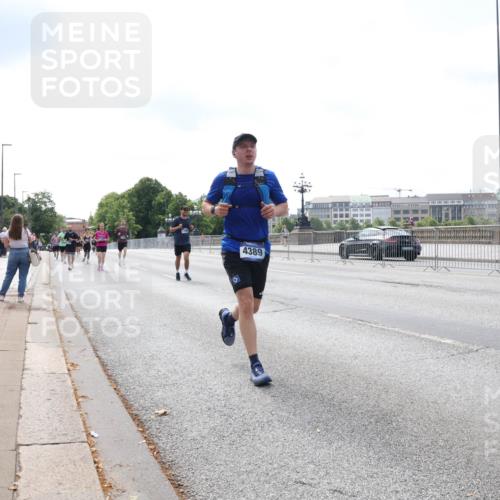 29.06.2025 - hella hamburg halbmarathon Lena Gebhardt http://msf.ph/oto/8255938 29.06.2025 10:10:40 Lombardsbrücke 1166, 1186, 1573, 1781, 4389, 5182, 5440, 5990, 5991, 7042, 7250, 7685, 8219, 8890, 9169, 9681, 9816, 9829, 11180, 11355, 11887, 11904, 11905, 12008, 12426, 12629, 12790, 13588, 13594, 13797, 13825, 13901, 14270, 14679, 14822, 15214, 15409, 16166, 16344, 16639, 16808, 16872, 17532, 17730, 18949, 19023 meine-sportfotos.de