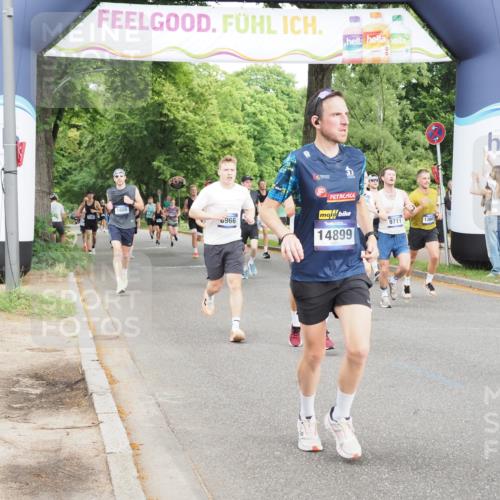 29.06.2025 - hella hamburg halbmarathon MichiJ http://msf.ph/oto/8255948 29.06.2025 10:29:24 Zwischen KM18-KM19 1677, 1912, 2797, 4303, 6429, 6771, 7774, 9540, 9640, 9711, 10783, 12292, 12895, 13457, 13667, 14899, 15493, 16201, 16347, 16580, 17486, 17971, 18412, 18802 meine-sportfotos.de