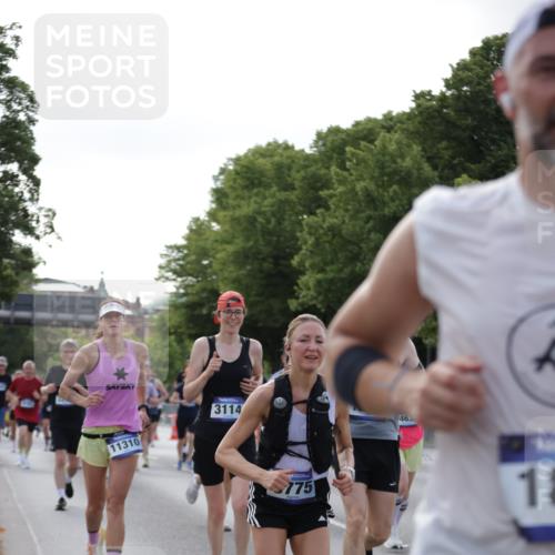 29.06.2025 - hella hamburg halbmarathon Jannik Wohlers http://msf.ph/oto/8255964 29.06.2025 09:57:30 Lombardsbrücke 1094, 1258, 1320, 1321, 1335, 1563, 1870, 2397, 2448, 2612, 2946, 3058, 3091, 3114, 3251, 5032, 5305, 5672, 5775, 6355, 6356, 6569, 6580, 6585, 6628, 6776, 7065, 7134, 7478, 7594, 7646, 7952, 7973, 7976, 8176, 8973, 9065, 9145, 9163, 9214, 9227, 9739, 9835, 10860, 11208, 11310, 11757, 11789, 11832, 12155, 12224, 12662, 12961, 13047, 14300, 14638, 14865, 14914, 15061, 15125, 15134, 15169, 15426, 15496, 15712, 15915, 16008, 16009, 16320, 16750, 16980, 17530 meine-sportfotos.de