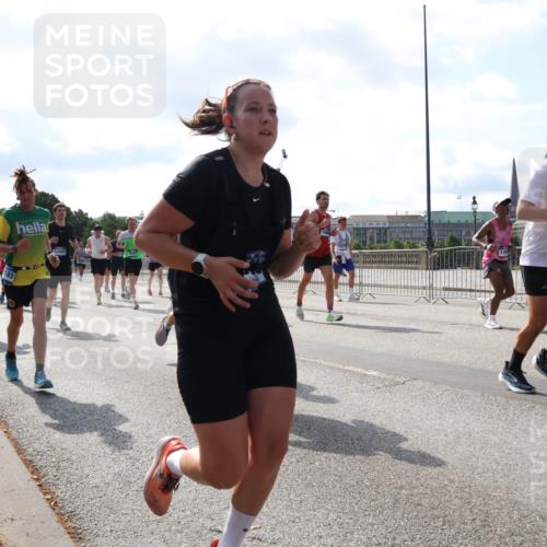 29.06.2025 - hella hamburg halbmarathon Lena Gebhardt http://msf.ph/oto/8255967 29.06.2025 09:56:52 Lombardsbrücke 1381, 1460, 1496, 1537, 1628, 1657, 1783, 1833, 1877, 2013, 2025, 2058, 2074, 2082, 2111, 2208, 2340, 2378, 2396, 2771, 2839, 2869, 2878, 2953, 2996, 3093, 3256, 3296, 3310, 3575, 3652, 3791, 4065, 4377, 4404, 4635, 4711, 4726, 4770, 4833, 4897, 5008, 5169, 5194, 5319, 5839, 5978, 6033, 6286, 6377, 6511, 6512, 6561, 6562, 6631, 7176, 7177, 7383, 7475, 7918, 8112, 8261, 8313, 8361, 8572, 8587, 8618, 8651, 8661, 8710, 8813, 8863, 8921, 8930, 9060, 9082, 9497, 9597, 9638 meine-sportfotos.de