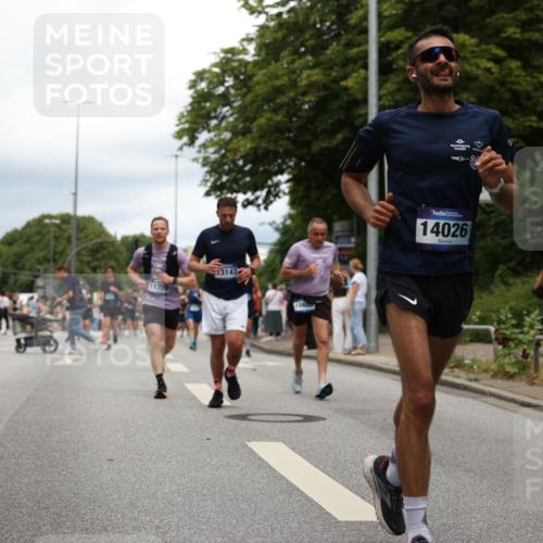29.06.2025 - hella hamburg halbmarathon Yannick Fuchs http://msf.ph/oto/8255988 29.06.2025 10:48:16 20KM 1410, 1442, 1549, 1815, 2432, 3103, 3310, 3898, 4299, 6260, 6356, 6374, 6581, 6723, 6994, 7129, 7478, 7973, 8223, 8394, 8772, 8798, 9012, 9032, 9060, 9227, 10040, 10266, 11009, 11430, 11789, 12213, 12362, 12489, 13147, 13803, 13869, 14026, 14239, 14818, 15113, 15156, 15169, 15524, 16092, 16574, 16623, 16750, 17740, 17765, 18308, 18450, 18759, 19067, 19177 meine-sportfotos.de