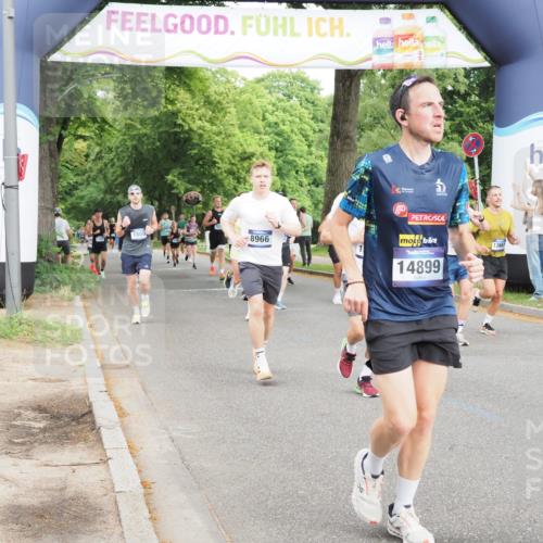 29.06.2025 - hella hamburg halbmarathon MichiJ http://msf.ph/oto/8256022 29.06.2025 10:29:24 Zwischen KM18-KM19 1677, 1912, 2797, 4303, 6429, 6771, 7774, 9540, 9640, 9711, 10783, 12292, 12895, 13457, 13667, 14899, 15493, 16201, 16347, 16580, 17486, 17971, 18412, 18802 meine-sportfotos.de